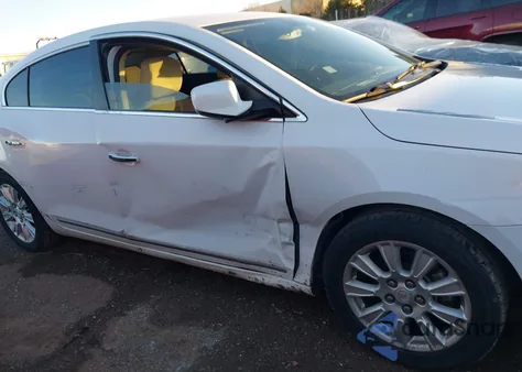 2013 Buick Lacrosse z USA, uszkodzony, nr VIN 1G4GA5ER7DF193536